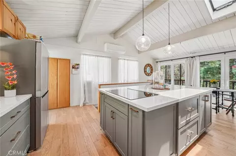 Kitchen - 771 Silver Tip Dr, Big Bear Lake, CA 92315 photo 5 of 7