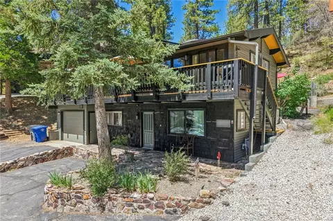 Exterior - 771 Silver Tip Dr, Big Bear Lake, CA 92315 photo 2 of 12
