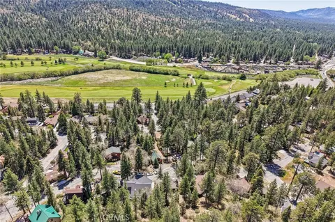 View/Area - 771 Silver Tip Dr, Big Bear Lake, CA 92315 photo 2 of 4