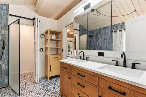 Bath - 771 Silver Tip Dr, Big Bear Lake, CA 92315 photo 4 of 4