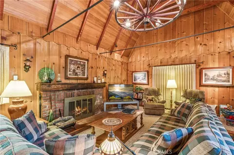 Living - 404 Hillside, Lake Arrowhead, CA 92352 photo 4 of 4