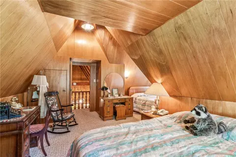 Bedroom - 404 Hillside, Lake Arrowhead, CA 92352 photo 4 of 4