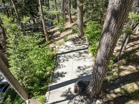 Exterior - 404 Hillside, Lake Arrowhead, CA 92352 photo 1 of 9