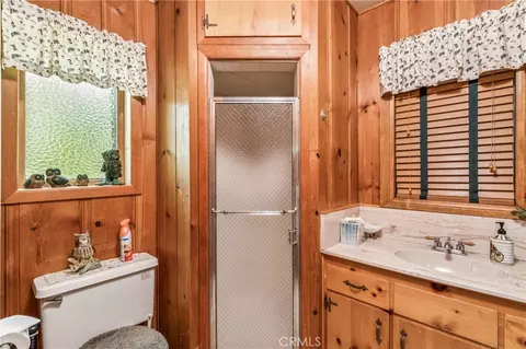 Bath - 404 Hillside, Lake Arrowhead, CA 92352 photo 1 of 1