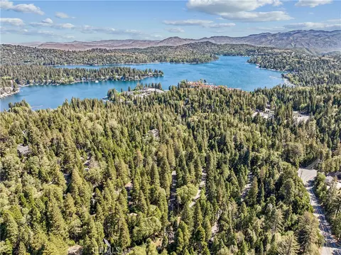 View/Area - 404 Hillside, Lake Arrowhead, CA 92352 photo 1 of 2