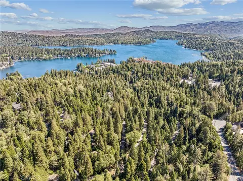 View/Area - 404 Hillside, Lake Arrowhead, CA 92352 photo 1 of 2