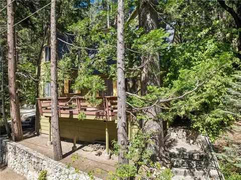 Exterior - 404 Hillside, Lake Arrowhead, CA 92352 photo 3 of 9