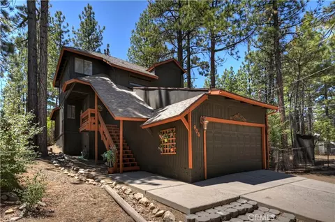 904 Raleigh Dr, Big Bear City, CA 92314
