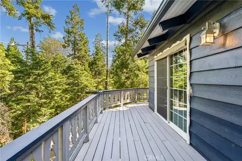 Exterior - 29029 Alder Ter, Cedar Glen, CA 92321 photo 5 of 9
