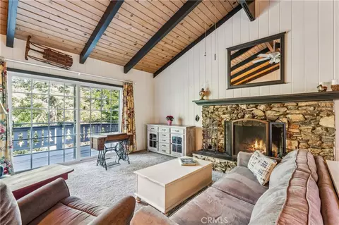 Living - 29029 Alder Ter, Cedar Glen, CA 92321 photo 2 of 4
