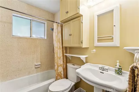 Bath - 29029 Alder Ter, Cedar Glen, CA 92321 photo 1 of 1
