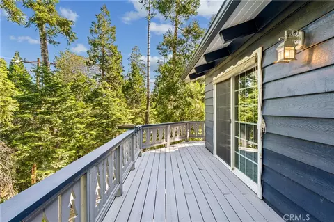 Exterior - 29029 Alder Ter, Cedar Glen, CA 92321 photo 5 of 10