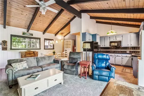 Living - 29029 Alder Ter, Cedar Glen, CA 92321 photo 3 of 4