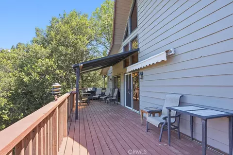 Exterior - 320 Delle, Crestline, CA 92325 photo 6 of 8