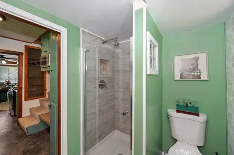 Bath - 23720 Hillside, Crestline, CA 92325 photo 3 of 3