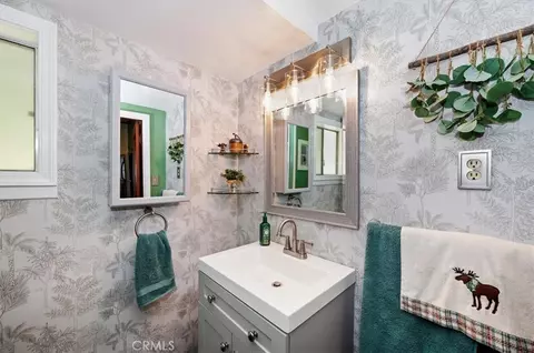 Bath - 23720 Hillside, Crestline, CA 92325 photo 2 of 3