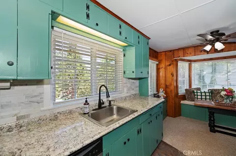 Kitchen - 23720 Hillside, Crestline, CA 92325 photo 5 of 5