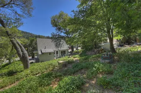 Exterior - 23720 Hillside, Crestline, CA 92325 photo 7 of 11