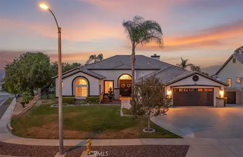13596 Mesa Crest Dr, Yucaipa, CA 92399