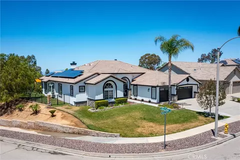 13596 Mesa Crest Dr, Yucaipa, CA 92399