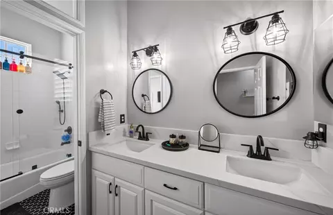 Bath - 13596 Mesa Crest Dr, Yucaipa, CA 92399 photo 3 of 4