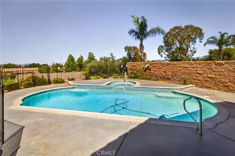 Exterior - 13596 Mesa Crest Dr, Yucaipa, CA 92399 photo 6 of 8