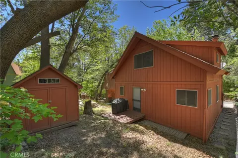 32801 Encina Dr, Arrowbear, CA 92382