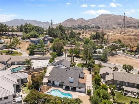 View/Area - 1544 Mohave, Colton, CA 92324 photo 4 of 5