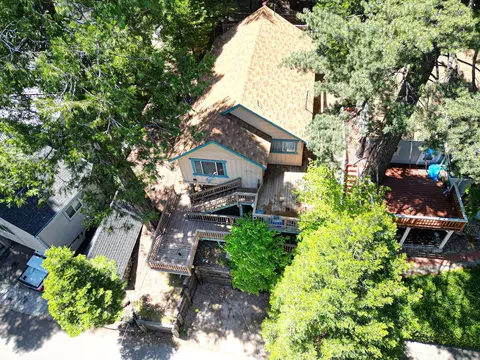 23807 Wildwood, Crestline, CA 92325
