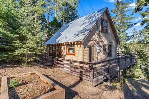 612 Rose Ln, Twin Peaks, CA 92391
