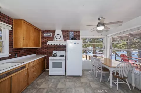 Kitchen - 39605 Lake, Big Bear Lake, CA 92315 photo 3 of 4
