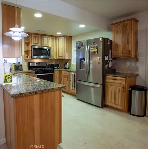 Kitchen - 5881 Lone Pine Cyn, Wrightwood, CA 92397 photo 2 of 2
