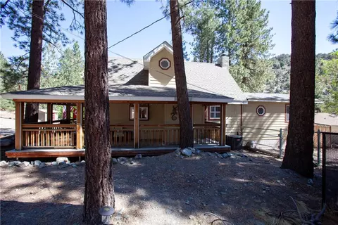 Exterior - 5881 Lone Pine Cyn, Wrightwood, CA 92397 photo 5 of 13