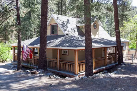 Exterior - 5881 Lone Pine Cyn, Wrightwood, CA 92397 photo 11 of 13