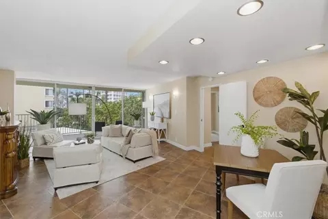 Living - 700 E Ocean #601, Long Beach, CA 90802 photo 3 of 7