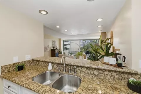 Kitchen - 700 E Ocean #601, Long Beach, CA 90802 photo 4 of 5