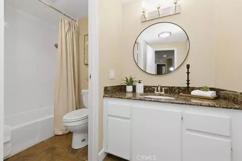 Bath - 700 E Ocean #601, Long Beach, CA 90802 photo 4 of 5