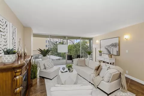Living - 700 E Ocean #601, Long Beach, CA 90802 photo 2 of 7