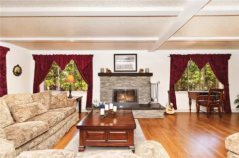 Living - 157 Bret Harte Rd, Lake Arrowhead, CA 92352 photo 1 of 5