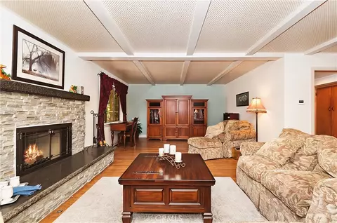 Living - 157 Bret Harte Rd, Lake Arrowhead, CA 92352 photo 2 of 5