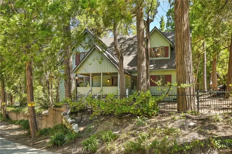 157 Bret Harte Rd, Lake Arrowhead, CA 92352