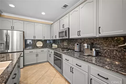 Kitchen - 1856 Plainfield, Corona, CA 92883 photo 5 of 6