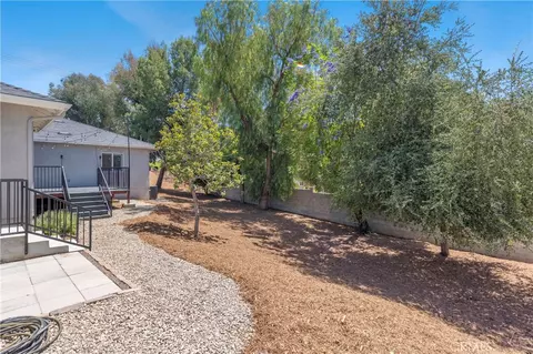 Exterior - 1540 W Cypress, Redlands, CA 92373 photo 3 of 5