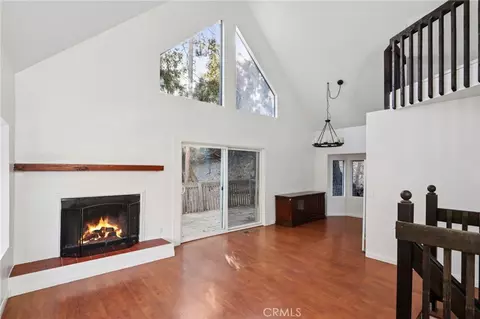5866 Robin Oak Dr, Angelus Oaks, CA 92305