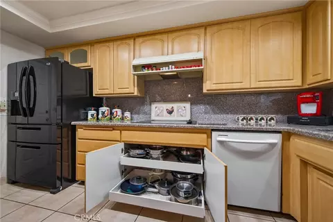 Kitchen - 5146 Golden Ave, Riverside, CA 92505 photo 4 of 4