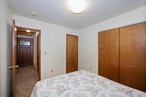 Bedroom - 955 Coulter Pne, Crestline, CA 92325 photo 3 of 6