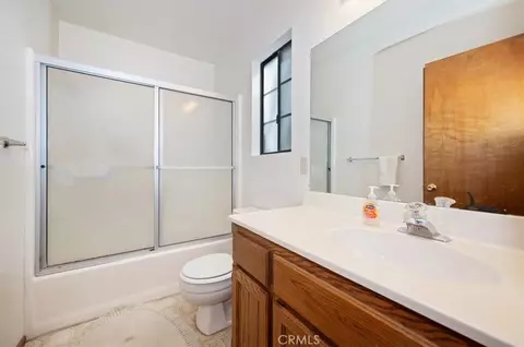 Bath - 955 Coulter Pne, Crestline, CA 92325 photo 2 of 2