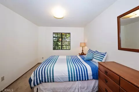 Bedroom - 955 Coulter Pne, Crestline, CA 92325 photo 5 of 6