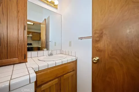 Bath - 955 Coulter Pne, Crestline, CA 92325 photo 1 of 2
