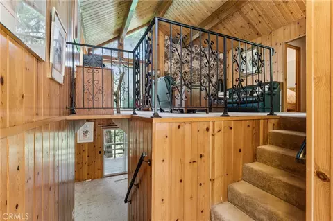 Entry Way - 582 Grass Valley Ct, Lake Arrowhead, CA 92352 photo 2 of 2